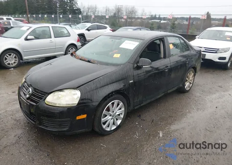 2010 Volkswagen Jetta Wolfsburg Edition z USA, uszkodzony, nr VIN 3VWRA7AJ1AM069649